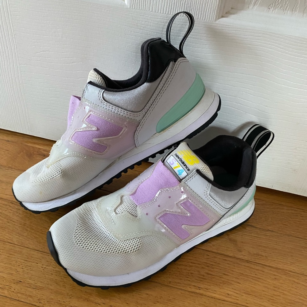 New Balance 574 women’s sneakers